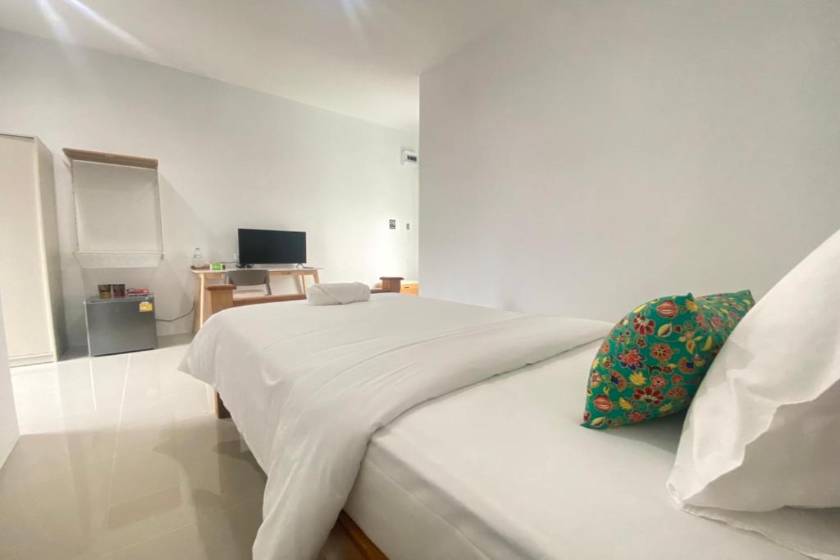 Alleyhill Phuket - Private & Cozy Boutique - Single Room with Mountain View