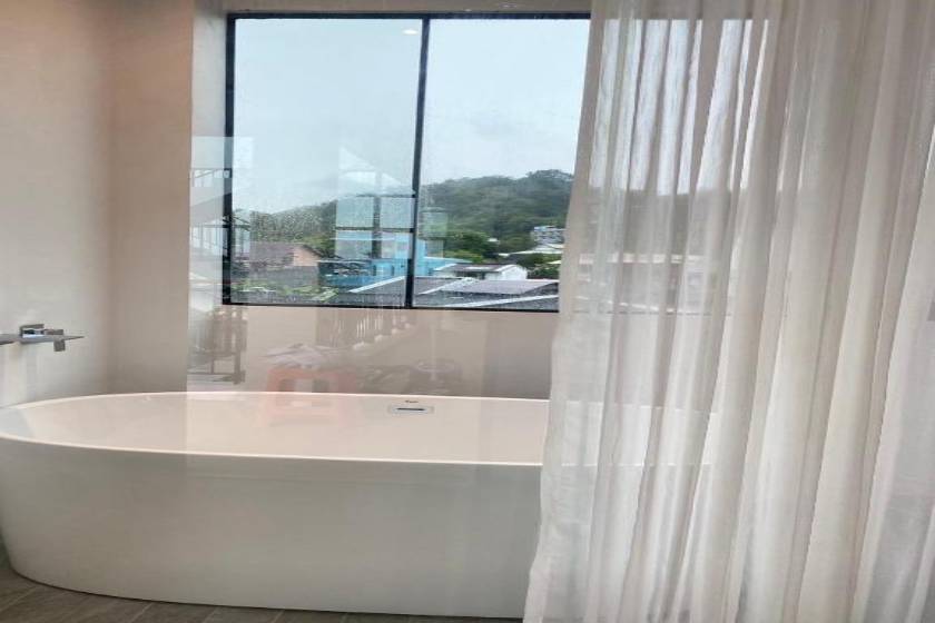 Alleyhill Phuket - Private & Cozy Boutique - King Room with Spa Bath