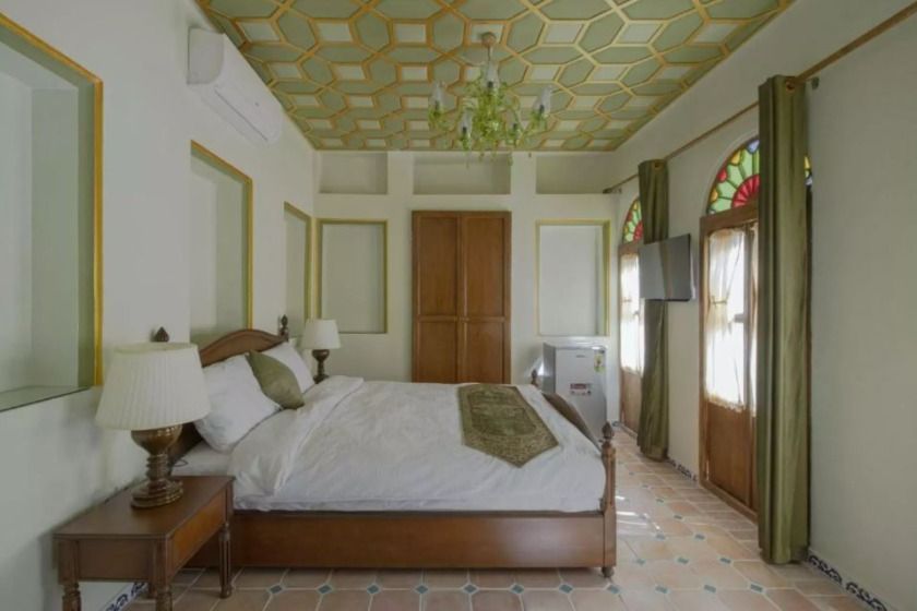 اقامتگاه سنتی ورتاج شیراز - اتاق