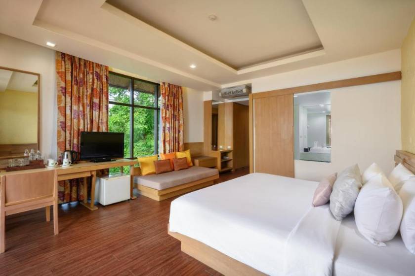 Karon Phunaka Resort - Family Room - Sea View
