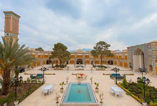 هتل کاروانسرای وکیل کرمان (کاروانیکا)