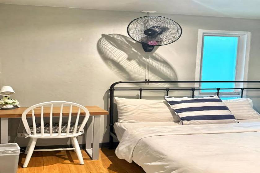 Friends Hostel - Phuket Airport - Double Room