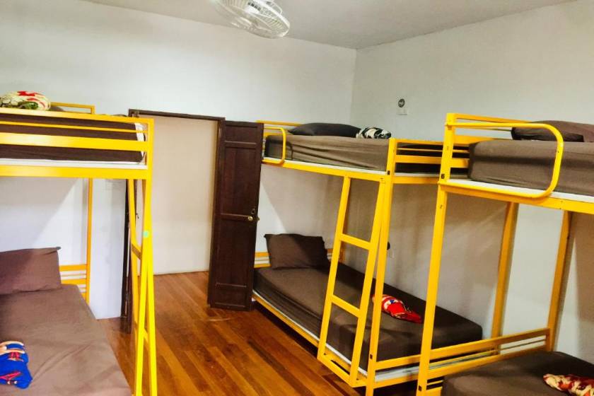 Phuket Sunny Hostel - Bed in 6-Bed Mixed Dormitory Room