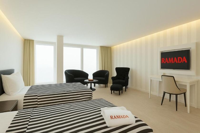 Ramada Hotel & Suites by Wyndham Istanbul Sisli Istanbul - Junior Suite