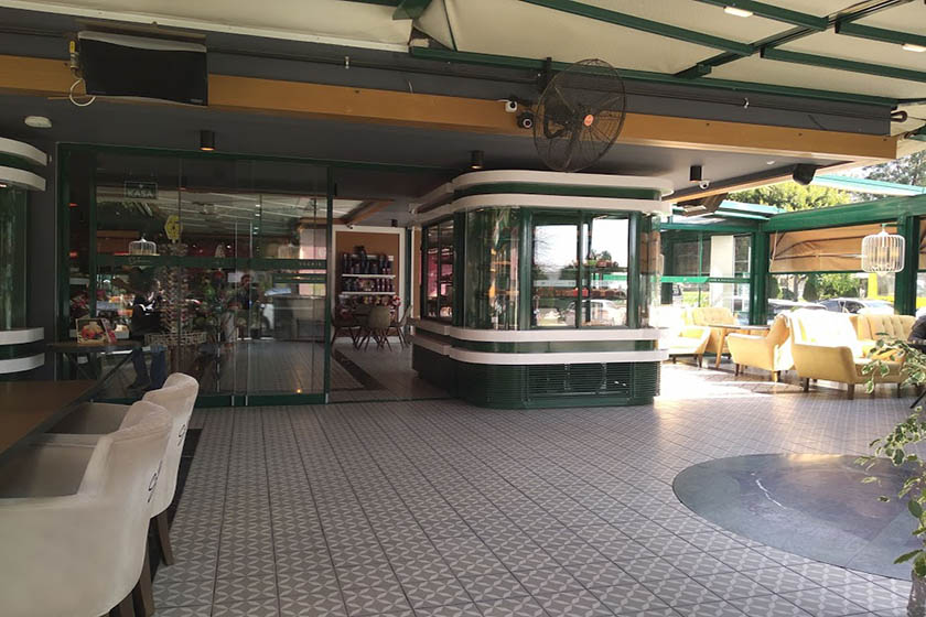 کافه و شیرینی فروشی سلمان