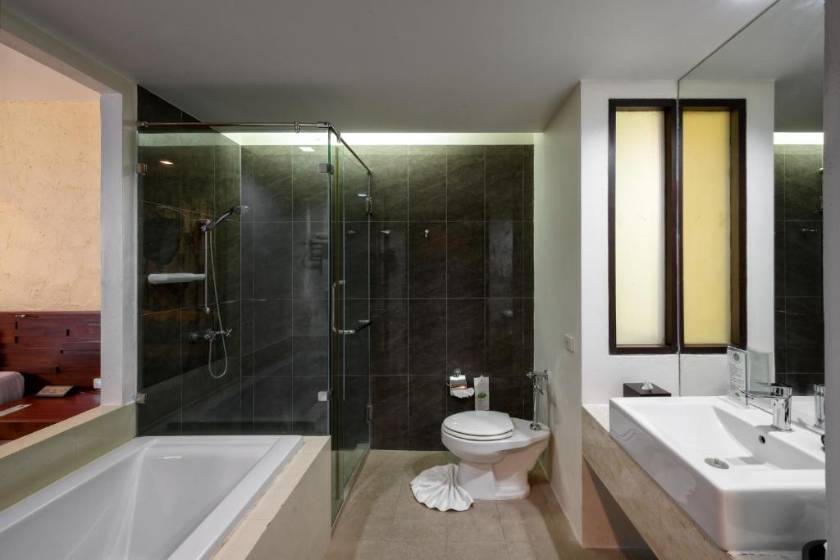 Karon Phunaka Resort - Deluxe Double Room with Spa Bath - Sea View