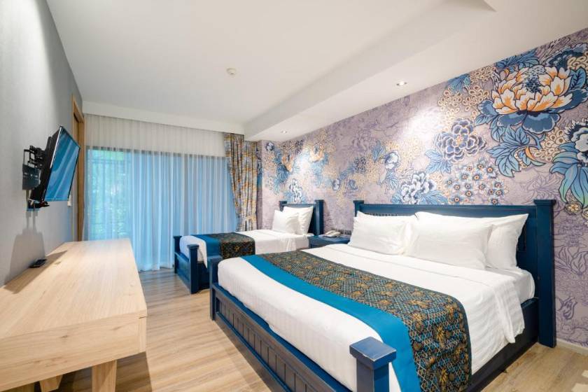 Bhukitta Boutique Hotel Phuket Town - Deluxe Triple Suite + Free Coworking Space