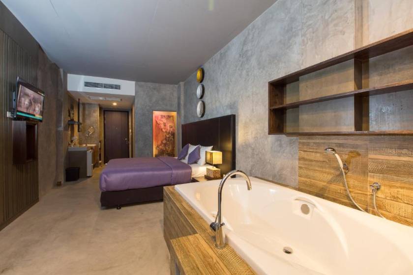 Patong Signature Boutique Hotel - Superior Double or Twin Room With Bath