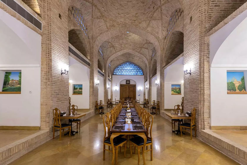 هتل کاروانسرای وکیل کرمان (کاروانیکا) - رستوران