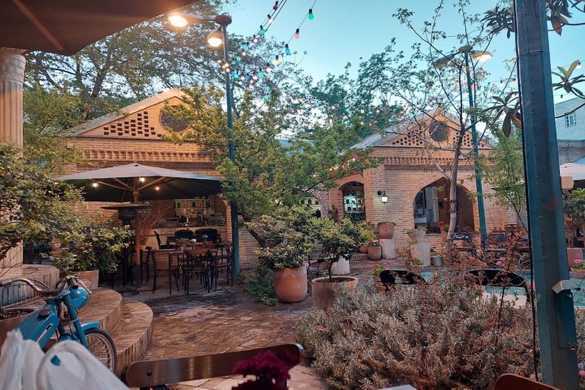کافه رستوران روحی