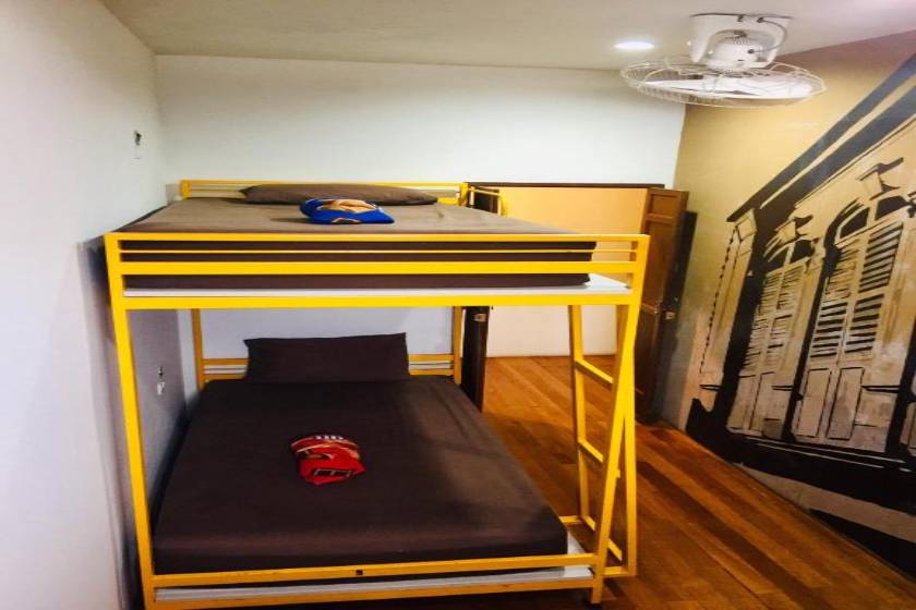 Phuket Sunny Hostel - Bed in 6-Bed Mixed Dormitory Room