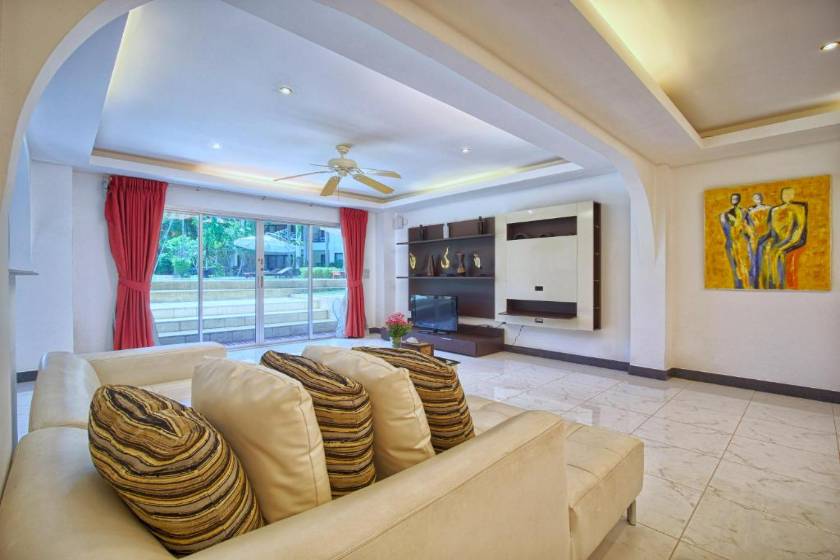 Serenity Lakeside Resort - Suite with pool access