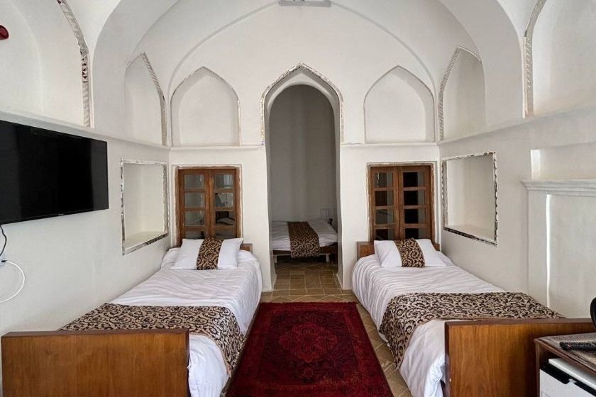 اقامتگاه سنتی شاهان اصفهان - اتاق چهار تخته وزیری vip