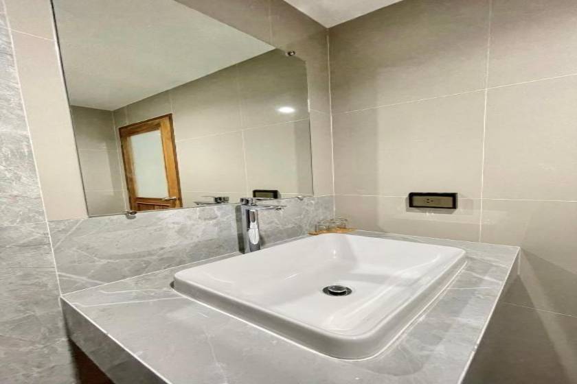 Alleyhill Phuket - Private & Cozy Boutique - King Room with Spa Bath