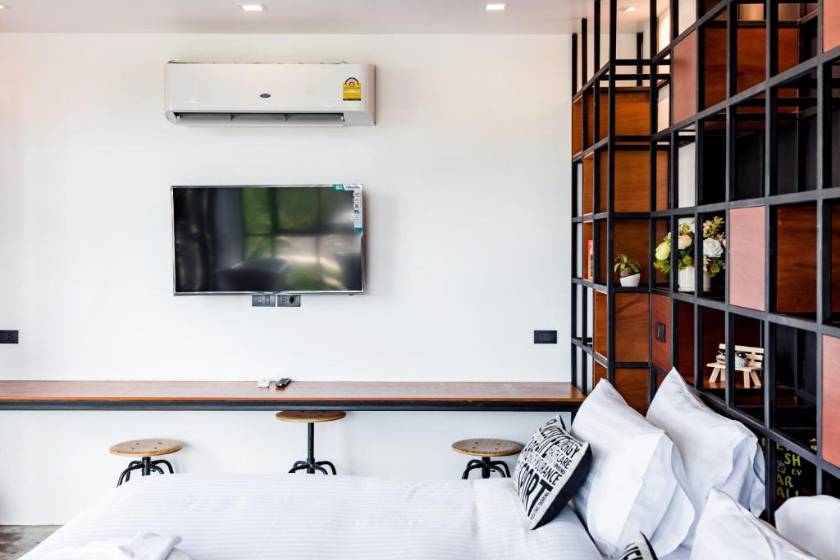 Book a Bed Poshtel - SHA Plus - Deluxe King Room