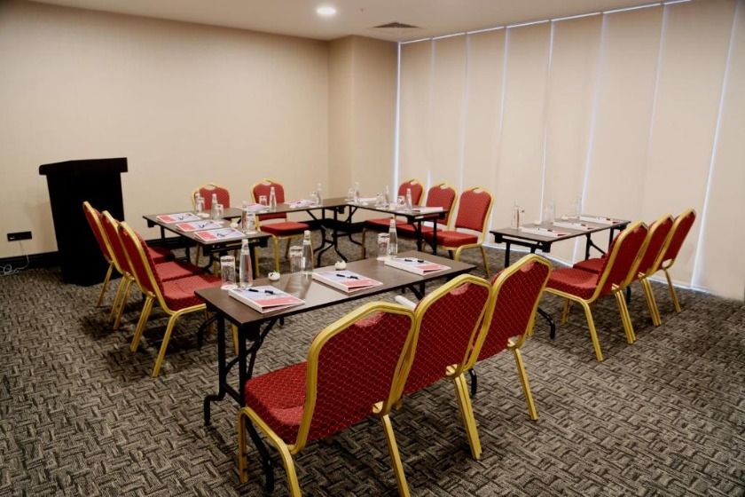 Ramada Hotel & Suites by Wyndham Istanbul Sisli Istanbul - conference room