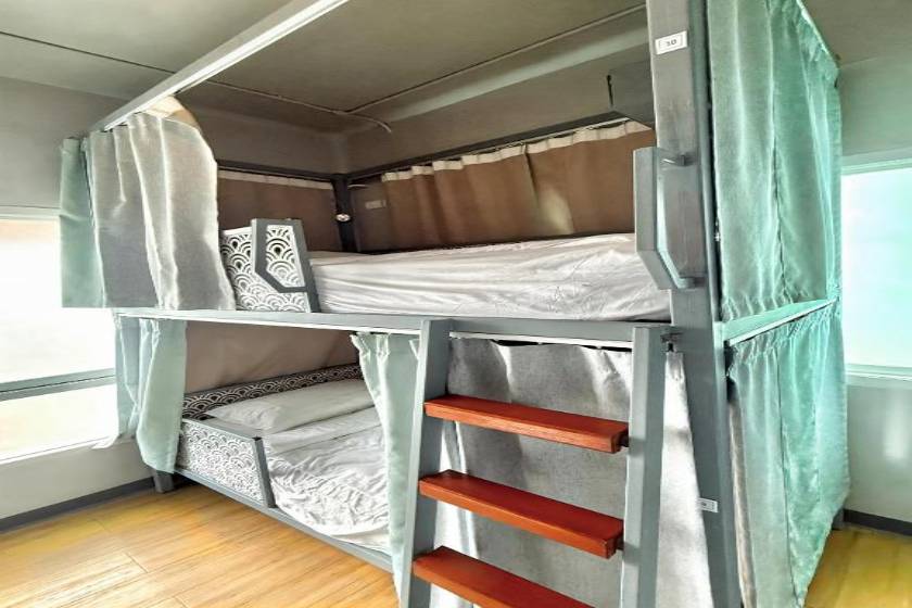 Friends Hostel - Phuket Airport - Bed in 10-Bed Mixed Dormitory Room