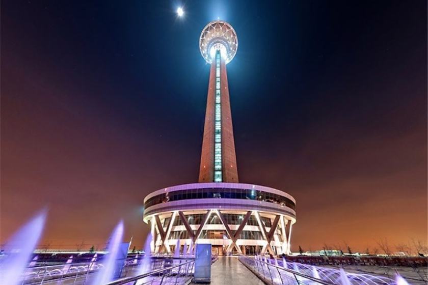 برج میلاد در تاسوعا و عاشورا حسینی تعطیل است