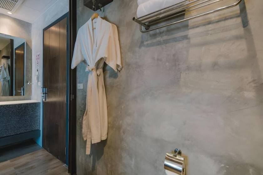 Patong Signature Boutique Hotel - Connecting Studios with Sea View