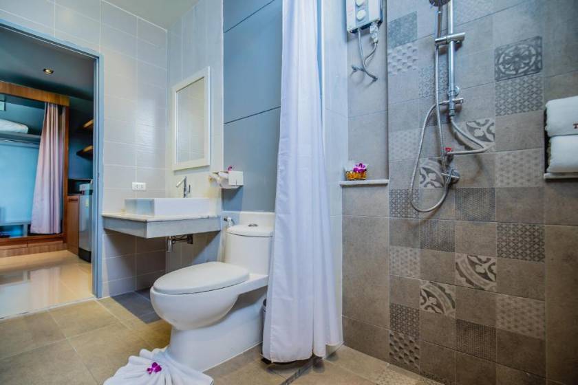 The Rubber Hotel Phuket - Superior Family Room