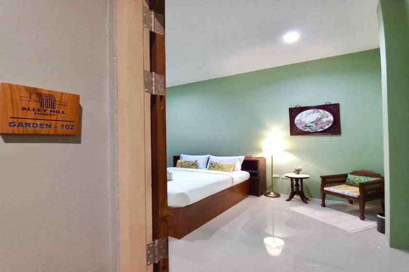 Alleyhill Phuket - Private & Cozy Boutique - Double Room with Garden View