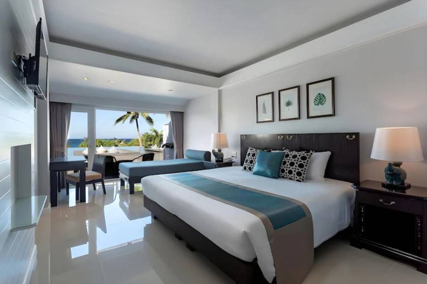 Thavorn Palm Beach Resort Phuket - Seaview Three Bedroom Suite with Bathtub