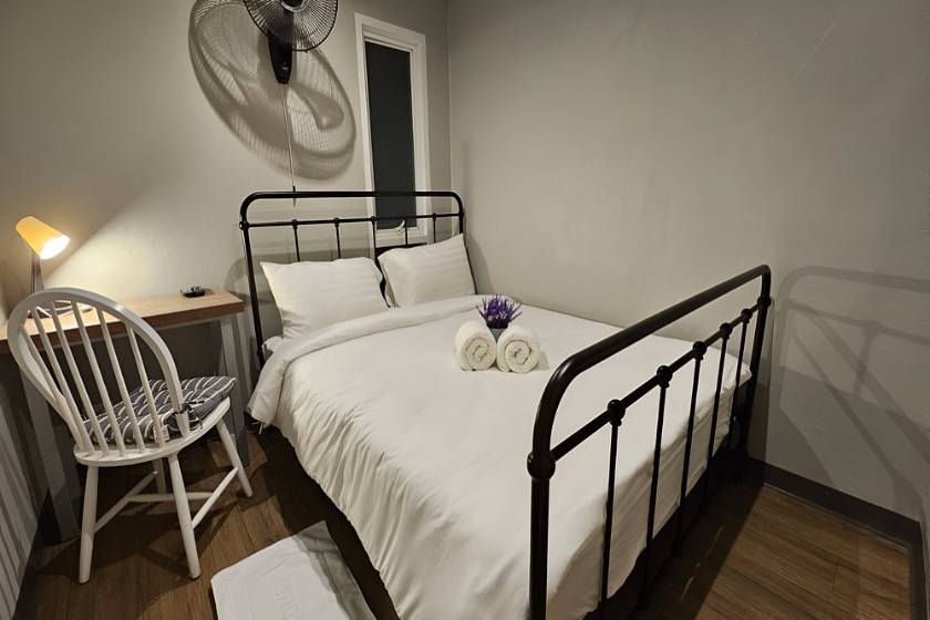 Friends Hostel - Phuket Airport - Double Room