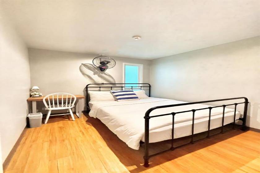 Friends Hostel - Phuket Airport - Double Room