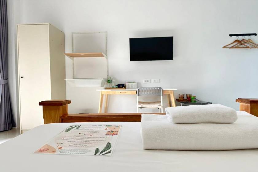 Alleyhill Phuket - Private & Cozy Boutique - Single Room with Mountain View