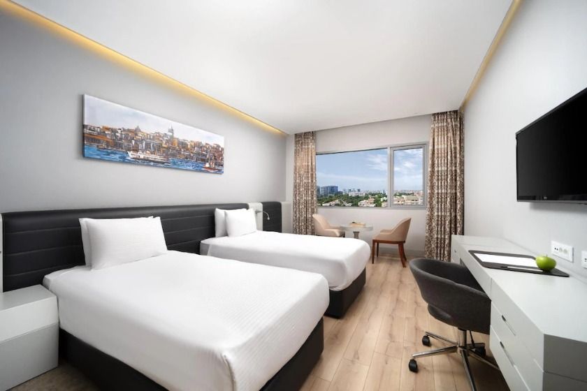 Ramada Plaza by Wyndham Istanbul Atakoy - Standard Room with Two Twin Beds - City View