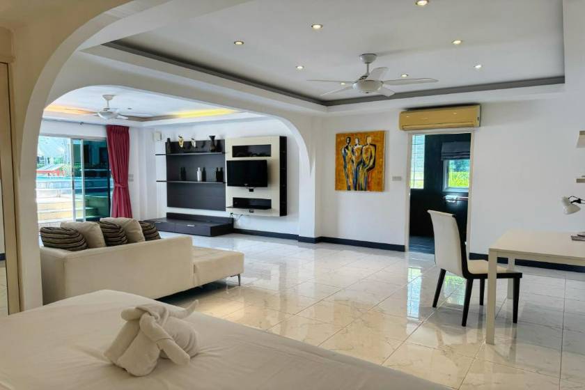 Serenity Lakeside Resort - Family Room