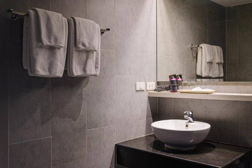 Bhukitta Boutique Hotel Phuket Town - Grand Deluxe Twin Bed with Pool View + Free Coworking Space