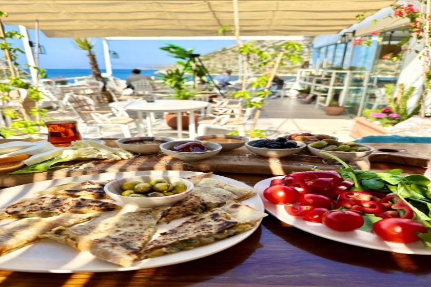 Liman Hotel Gümüslük - Adult Only - food and drink