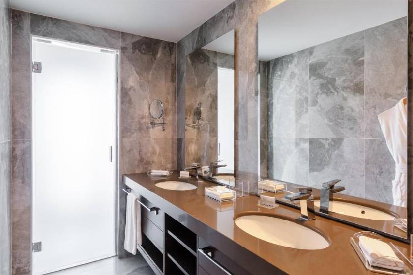 Le Méridien Bodrum Beach Resort - Panorama Seaview, Guest room, 1 King, Sea view, Balcony