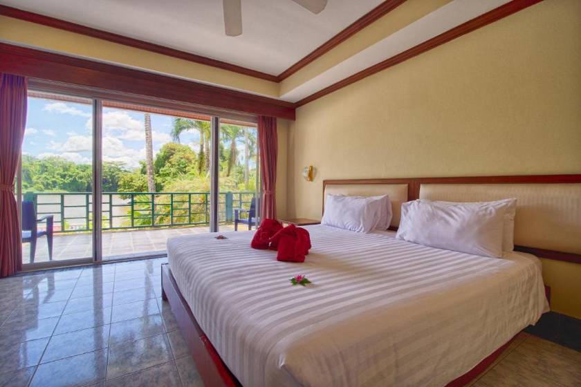 Serenity Lakeside Resort - Deluxe Room with Lake View