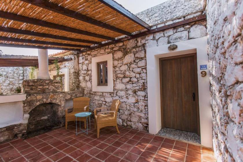 Flamm - Courtyard Standard