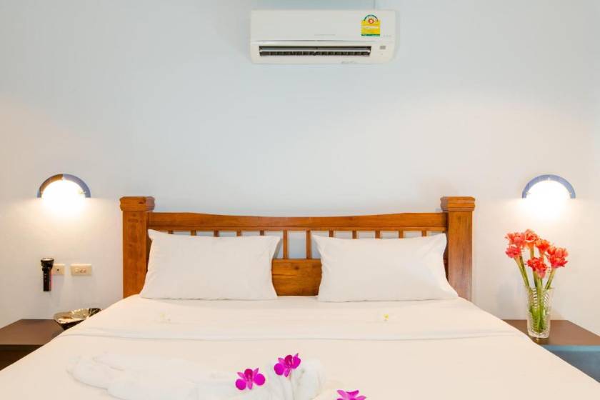 Serenity Lakeside Resort - Deluxe Room with Lake View