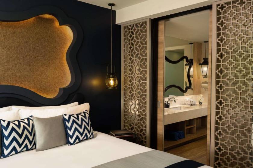 Avista Grande Phuket Karon - MGallery - Deluxe Suite with Whirlpool Bath – Mountain View