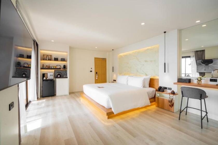 ANONA SUNSET Boutique - Grand Executive Ocean front