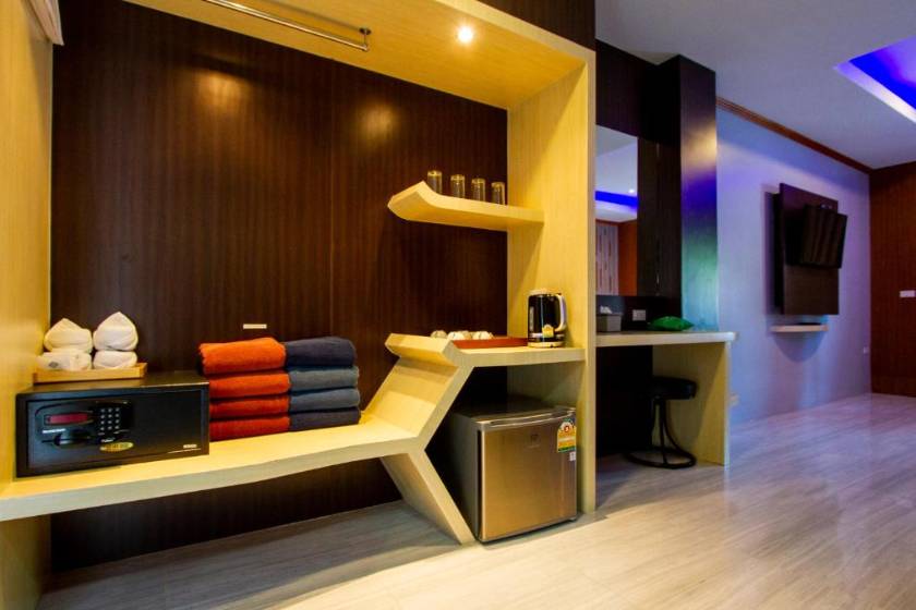 Coco Bella Hotel - Deluxe Double Room with Pool Access