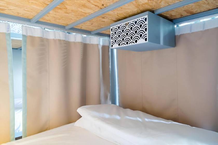 Friends Hostel - Phuket Airport - Bed in 6-Bed Female Dormitory Room