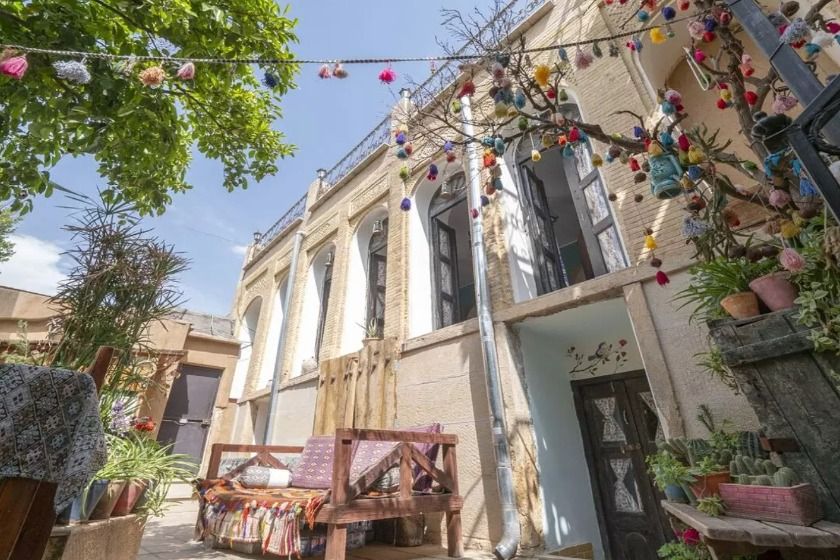 اقامتگاه ترنجستان شیراز - محوطه