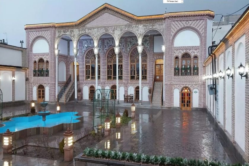 هتل بوتیک عمارت میرزا مهدی فراش باشی (سرخه ای) تبریز - نما
