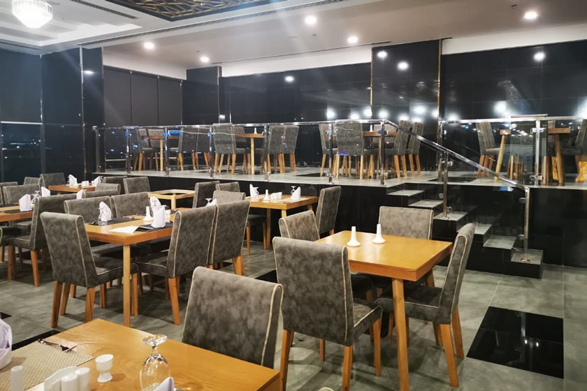 Parkside Plaza Muscat - restaurant