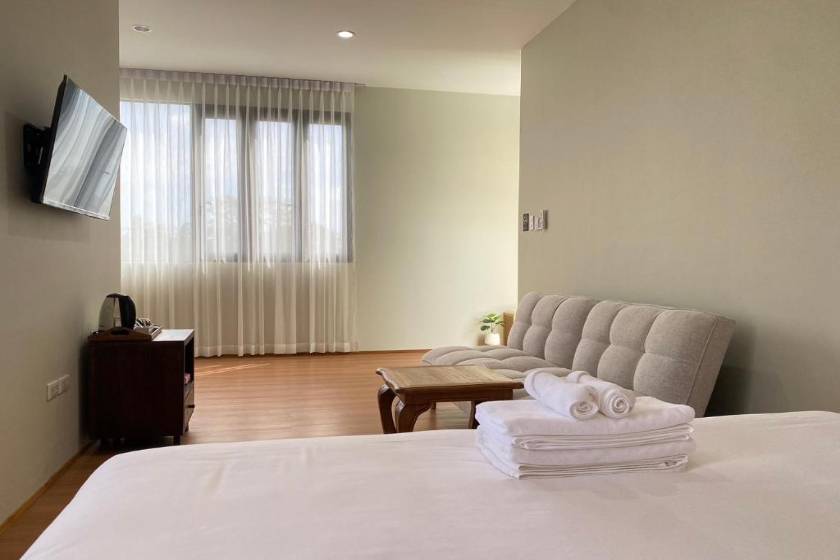 Alleyhill Phuket - Private & Cozy Boutique - Family Room with Mountain View