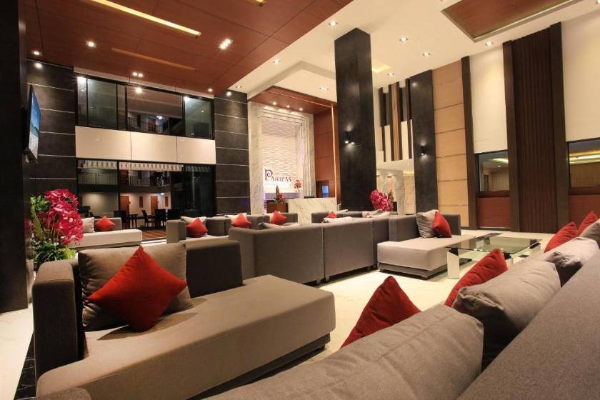 Paripas Patong Resort - lobby