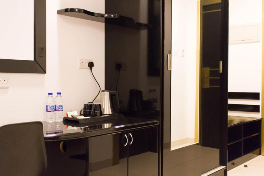 Parkside Plaza Muscat - King Suite