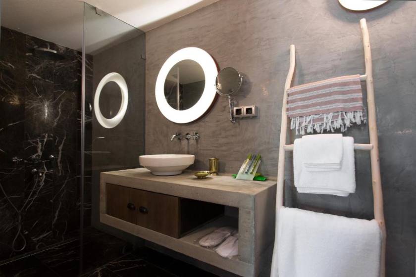 Flamm - Courtyard Standard