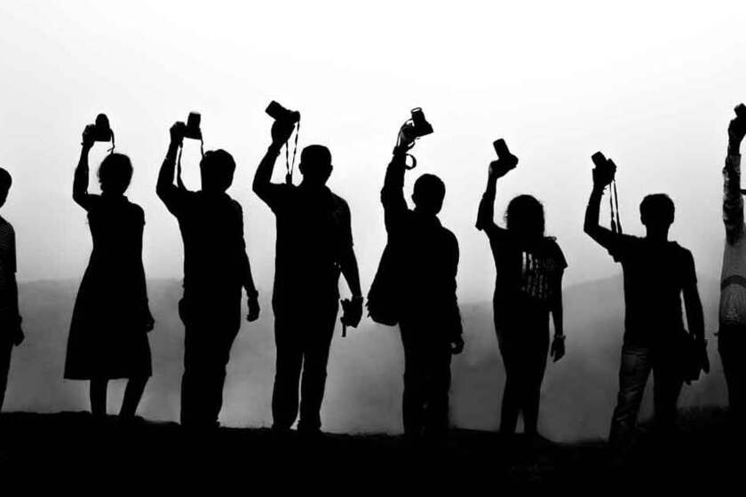 عکاسی کردن. منبع عکس: وبسایت Lightdots.in. عکاس: نامشخص