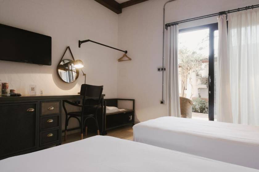 Flamm - Courtyard Standard